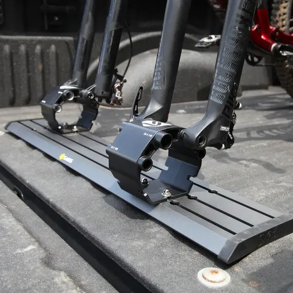 SOPORTE PARA BICICLETA DE CARRIL TRIPLE VÍA SARIS TRAPS.webp