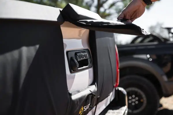 TailgatePad-Trunk_VideoCover_fed20c65-7ba8-43d5-9373-e81f6370f4a9_600x.webp