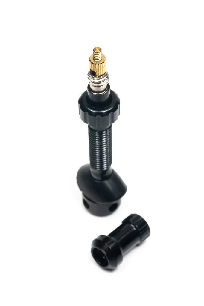 AS0236_STAN_S_TUBELESS_UNIVERSAL_VALVES_PR_EXTRA_TALL_BLACK_-_CAPLESS.webp
