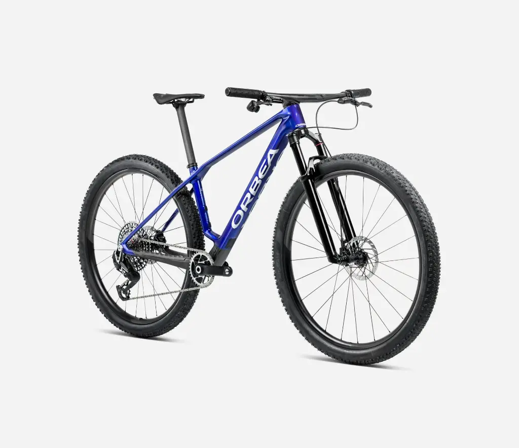 S222TTCC-F8-FRONT-ALMA_MLTD_over.webp