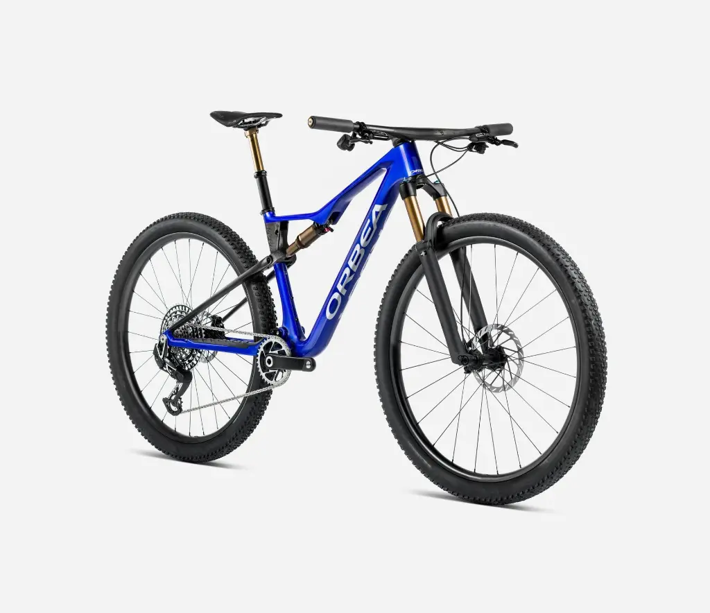 S244TTCC-KT-FRONT-OIZ_MLTD_over.webp